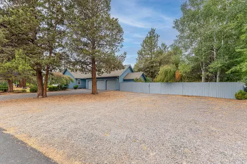 21050 SE Perrigan Dr, Bend, OR 97702 photo 30