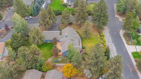21050 SE Perrigan Dr, Bend, OR 97702 photo 44