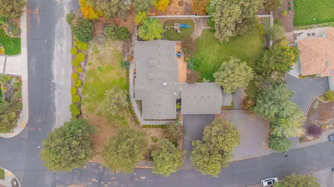 21050 SE Perrigan Dr, Bend, OR 97702 photo 45