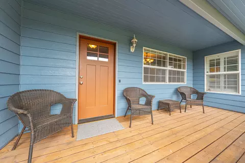 21050 SE Perrigan Dr, Bend, OR 97702 photo 2