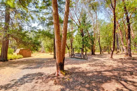 640 Eric Loop, Grants Pass, OR 97526 photo 22