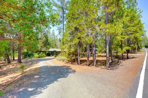 640 Eric Loop, Grants Pass, OR 97526 photo 23