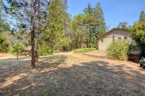 640 Eric Loop, Grants Pass, OR 97526 photo 15