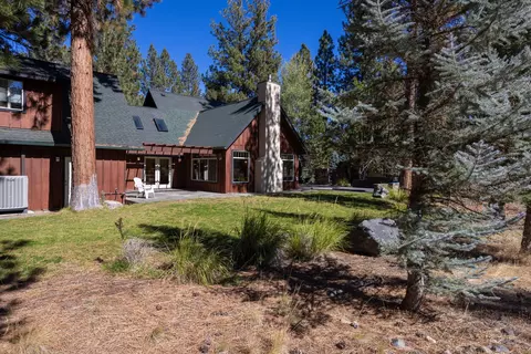 Exterior - 397 E Tyee Dr, Sisters, OR 97759 photo 12 of 14