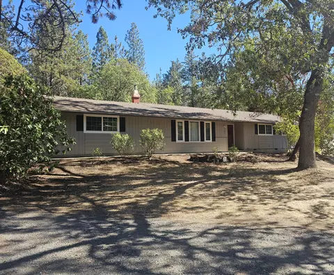 761 Upper Applegate Rd, Jacksonville, OR 97530