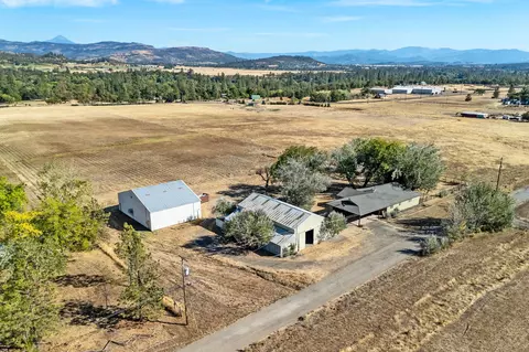 220 Greenleaf Dr, Eagle Point, OR 97524 photo 35