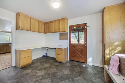220 Greenleaf Dr, Eagle Point, OR 97524 photo 15