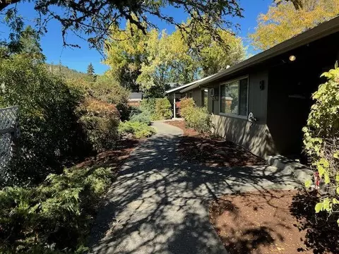 1408 SW G St, Grants Pass, OR 97526