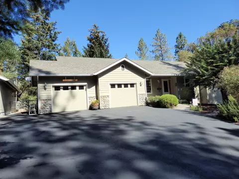 178 Incline Dr, Grants Pass, OR 97527