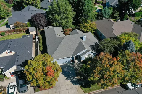 3619 Calle Vista Dr, Medford, OR 97504