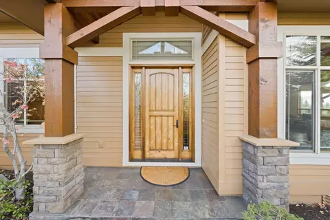 180 NW Phils Loop, Bend, OR 97703