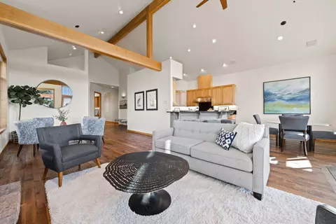180 NW Phils Loop, Bend, OR 97703 photo 6