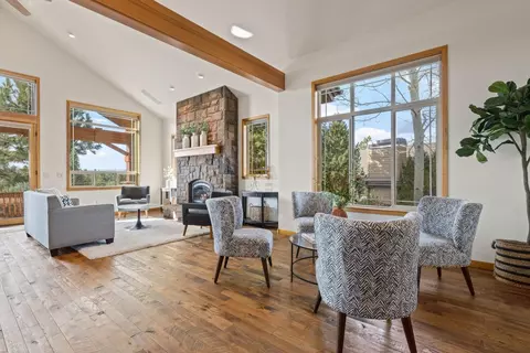 180 NW Phils Loop, Bend, OR 97703 photo 3