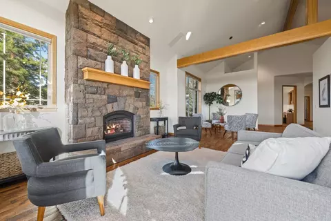180 NW Phils Loop, Bend, OR 97703 photo 5
