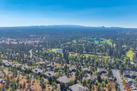 180 NW Phils Loop, Bend, OR 97703 photo 40
