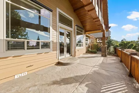 180 NW Phils Loop, Bend, OR 97703 photo 32
