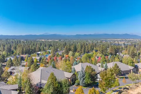 180 NW Phils Loop, Bend, OR 97703 photo 38