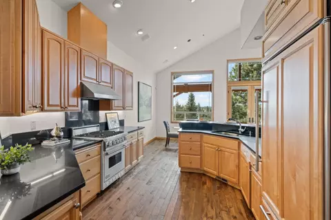 180 NW Phils Loop, Bend, OR 97703 photo 10