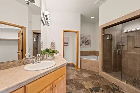 180 NW Phils Loop, Bend, OR 97703 photo 15