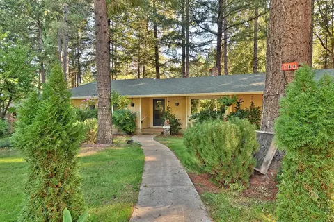 145 Jonathan Ct, Cave Junction, OR 97523 photo 2