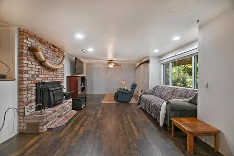 145 Jonathan Ct, Cave Junction, OR 97523 photo 4