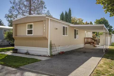 245 Jasmine Dr, Grants Pass, OR 97526