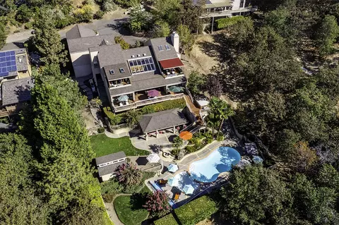 220 Mariposa Ter, Medford, OR 97504