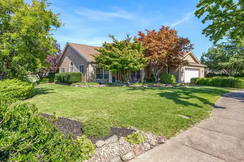 494 Robert Trent Jones Blvd, Eagle Point, OR 97524