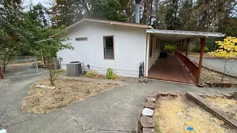 1740 Summit Loop, Grants Pass, OR 97527 photo 29