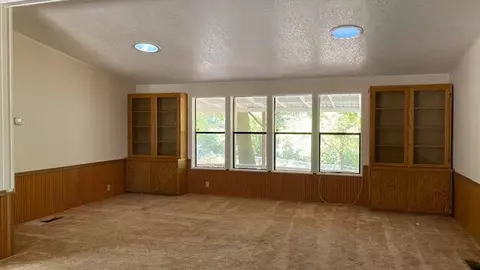 1740 Summit Loop, Grants Pass, OR 97527 photo 9