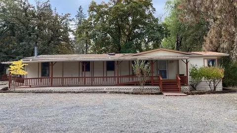 1740 Summit Loop, Grants Pass, OR 97527