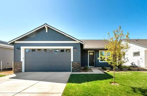 2884 NE Pinnacle Pl # 20, Bend, OR 97701