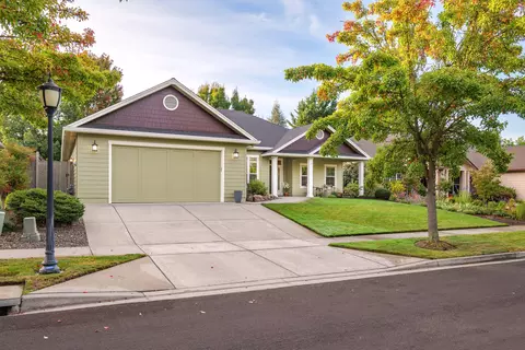 3651 Fieldbrook Ave, Medford, OR 97504