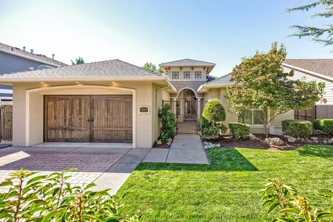 1220 Stonegate Dr, Medford, OR 97504