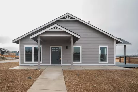1001 SE Greenleaf Ln #141, Madras, OR 97741