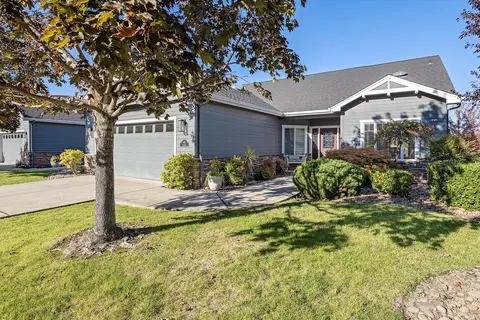 149 Skyhawk Dr, Eagle Point, OR 97524 photo 3