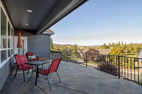 149 Skyhawk Dr, Eagle Point, OR 97524 photo 32