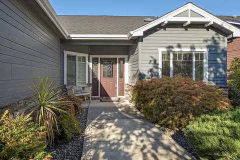 149 Skyhawk Dr, Eagle Point, OR 97524 photo 4