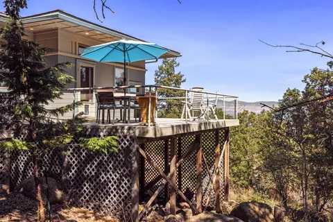Exterior - 10109 Cinnamon Teal Dr, Klamath Falls, OR 97601 photo 8 of 28