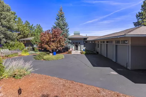 Exterior - 10109 Cinnamon Teal Dr, Klamath Falls, OR 97601 photo 20 of 28