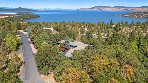 View/Area - 10109 Cinnamon Teal Dr, Klamath Falls, OR 97601 photo 8 of 16