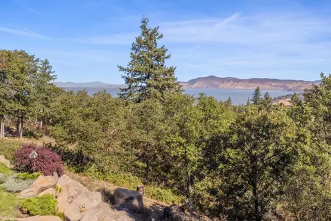 View/Area - 10109 Cinnamon Teal Dr, Klamath Falls, OR 97601 photo 5 of 16