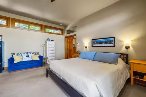 Bedroom - 10109 Cinnamon Teal Dr, Klamath Falls, OR 97601 photo 3 of 6
