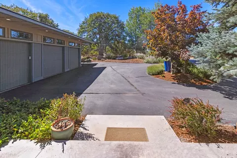 Exterior - 10109 Cinnamon Teal Dr, Klamath Falls, OR 97601 photo 19 of 28
