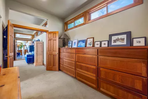 Entry Way - 10109 Cinnamon Teal Dr, Klamath Falls, OR 97601 photo 4 of 5