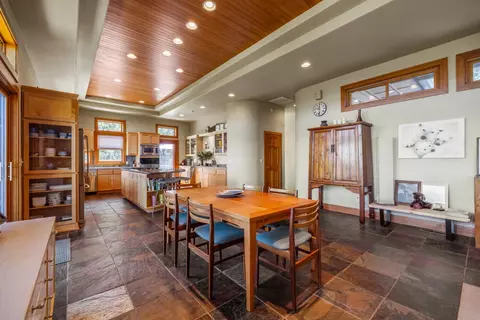Dining - 10109 Cinnamon Teal Dr, Klamath Falls, OR 97601 photo 4 of 4