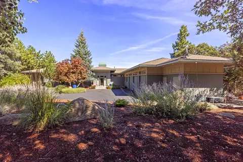 10109 Cinnamon Teal Dr, Klamath Falls, OR 97601