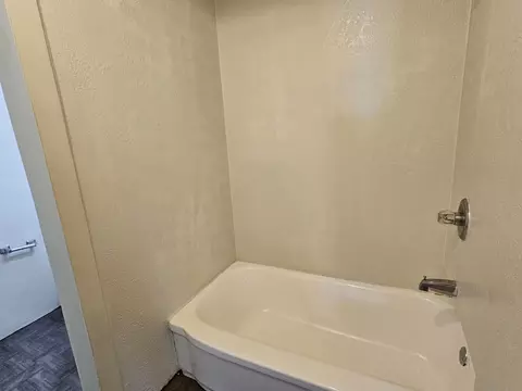 Bath - 248 2nd St, Glendale, OR 97442 photo 4 of 4