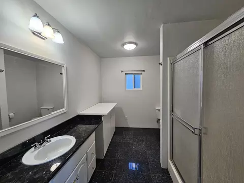 Bath - 248 2nd St, Glendale, OR 97442 photo 1 of 4