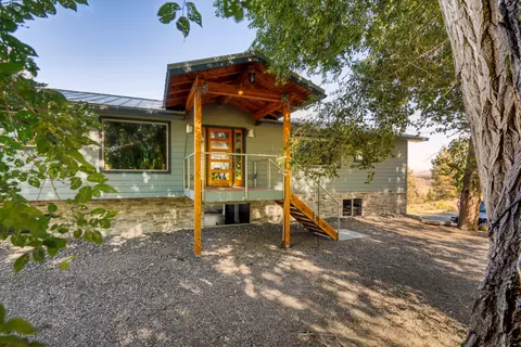 1585 NW 59th St, Redmond, OR 97756